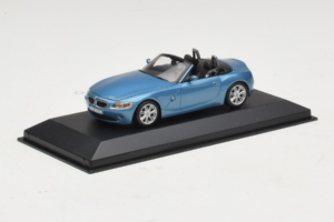BMW Z4 E85 Kabriolet Light Blue Metallic Minichamps 1:43 BMW016 Kovina – slika 2 od 4