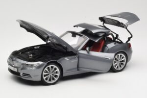 BMW Z4 E89 sDrive 35i Space Grey Metallic Kyosho 1:18 80432147085 Kovina – slika 2 od 8