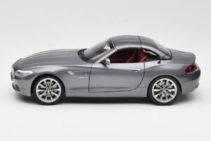 BMW Z4 E89 sDrive 35i Space Grey Metallic Kyosho 1:18 80432147085 Kovina – slika 4 od 8