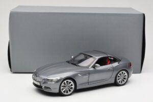 BMW Z4 E89 sDrive 35i Space Grey Metallic Kyosho 1:18 80432147085 Kovina – slika 8 od 8