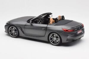 BMW Z4 G29 Siv Metallic Norev 1:18 183270 Kovina – slika 7 od 8