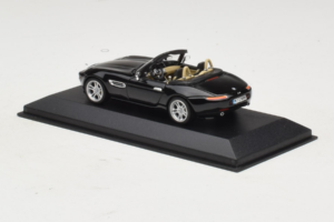 BMW Z8 Kabriolet Črna Minichamps 1:43 80420026607-R1 Kovina – slika 3 od 4