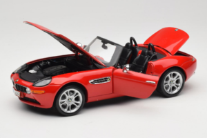 BMW Z8 Rdeča Kyosho 1:18 80439411730 Kovina – slika 2 od 9