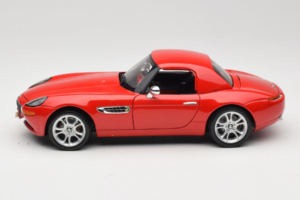 BMW Z8 Rdeča Kyosho 1:18 80439411730 Kovina – slika 5 od 9