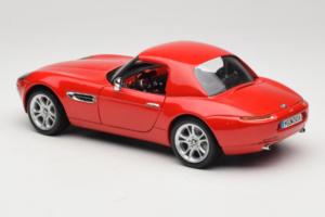 BMW Z8 Rdeča Kyosho 1:18 80439411730 Kovina – slika 8 od 9