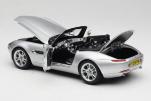 BMW Z8 E52 Kabriolet Srebrna Kyosho 1:18 80432411551 Kovina – slika 7 od 8