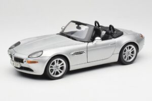 BMW Z8 E52 Titanium Silver Maisto 1:18 536896 Kovina
