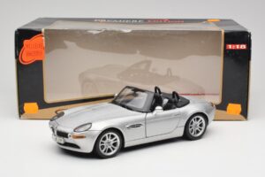 BMW Z8 E52 Titanium Silver Maisto 1:18 536896 Kovina – slika 8 od 8