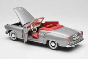 Borgward Isabella Kabriolet Srebrna Revell 1:18 8411 Kovina – slika 5 od 8