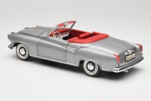Borgward Isabella Kabriolet Srebrna Revell 1:18 8411 Kovina – slika 7 od 8