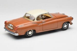 Borgward Isabella Coupe Bronasta Bela Revell 1:18 08982 Kovina – slika 3 od 8