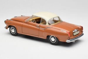 Borgward Isabella Coupe Bronasta Bela Revell 1:18 08982 Kovina – slika 7 od 8