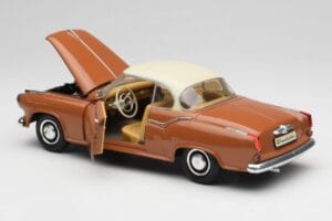 Borgward Isabella Coupe Bronasta Bela Revell 1:18 08982 Kovina – slika 8 od 8