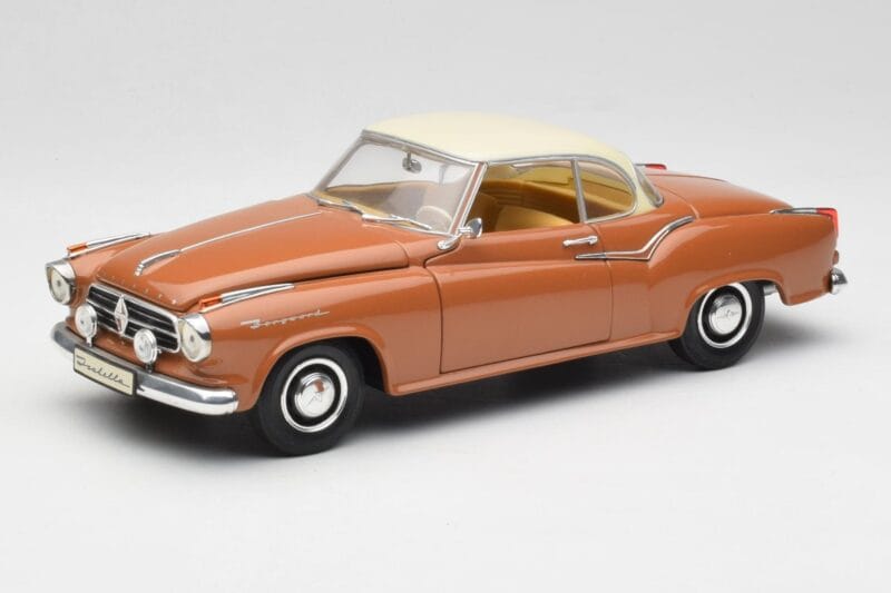 Borgward Isabella Coupe Bronasta Bela Revell 1:18 08982 Kovina