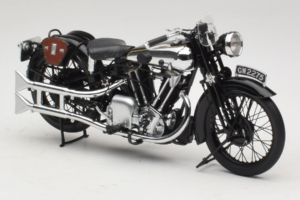 Brough Superior SS 100 T. E. Lawrence Minichamps 1:18 122135500 Kovina – slika 4 od 6