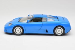 Bugatti EB110 Moder Bburago 1:18 3035 Kovina – slika 4 od 8