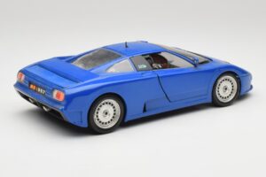 Bugatti EB110 Temno Modra Bburago 1:18 3035-DB Kovina – slika 3 od 8