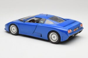 Bugatti EB110 Temno Modra Bburago 1:18 3035-DB Kovina – slika 7 od 8