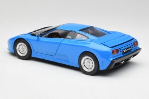 Bugatti EB110 GT Moder Anson 1:18 30303-W Kovina – slika 7 od 8