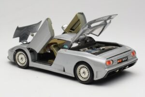 Bugatti EB110 Srebrn Bburago 1:18 3035-S Kovina – slika 5 od 8