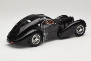 Bugatti Type 57 SC Atlantic Črna Solido 1:18 S1802101 Kovina – slika 2 od 6