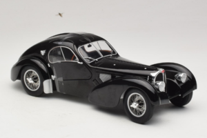 Bugatti Type 57 SC Atlantic Črna Solido 1:18 S1802101 Kovina – slika 4 od 6