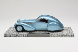 Bugatti Type 57SC Atlantic Modra Minichamps 1:18 107110320 Kovina – slika 3 od 6