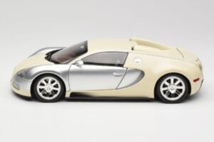 Bugatti Veyron Edition Centenaire Chrome Beige Minichamps 1:18 100110854 Kovina – slika 4 od 8