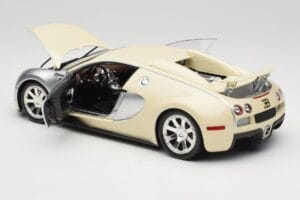 Bugatti Veyron Edition Centenaire Chrome Beige Minichamps 1:18 100110854 Kovina – slika 5 od 8