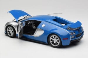 Bugatti Veyron Edition Centenaire Chrome Blue Minichamps 1:18 100110850-O Kovina – slika 4 od 7