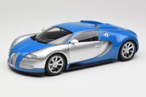 Bugatti Veyron Edition Centenaire Chrome Blue Minichamps 1:18 100110850-O Kovina