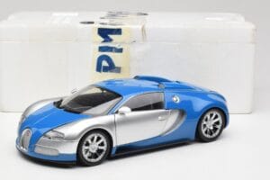 Bugatti Veyron Edition Centenaire Chrome Blue Minichamps 1:18 100110850-O Kovina – slika 7 od 7