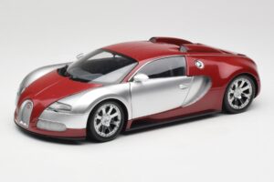 Bugatti Veyron Edition Centenaire Chrome Red Minichamps 1:18 100110851-O Kovina