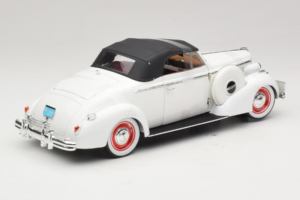 Buick Century Kabriolet Bel Signature Models 1:18 18131 Kovina – slika 2 od 6