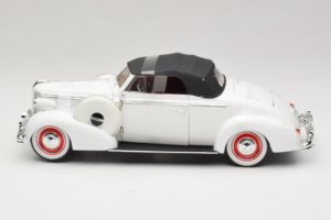 Buick Century Kabriolet Bel Signature Models 1:18 18131 Kovina – slika 3 od 6
