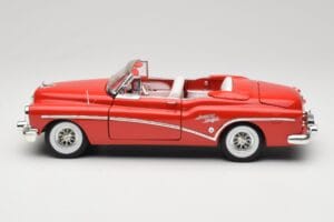 Buick Skylark Kabriolet Rdeč Motormax 1:18 73129 Kovina – slika 4 od 8
