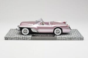 Buick Wildcat II Concept Salmon Metallic Minichamps 1:18 107141221 Smola – slika 3 od 6
