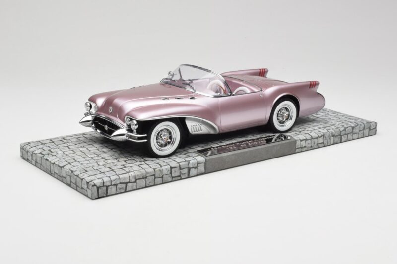 Buick Wildcat II Concept Salmon Metallic Minichamps 1:18 107141221 Smola