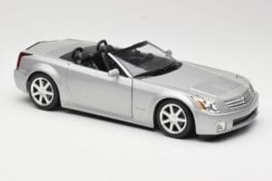 Cadillac XLR Kabrio Srebrn Hot Wheels 1:18 53838 Kovina – slika 6 od 8
