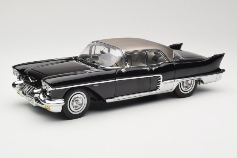 Cadillac Brougham Črn Sun Star 1:18 4001 Kovina