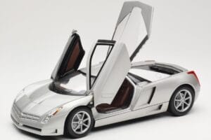 Cadillac Cien Srebrn Hot Wheels 1:18 57296 Kovina – slika 2 od 8