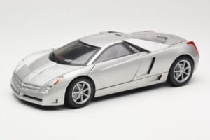 Cadillac Cien Srebrn Hot Wheels 1:18 57296 Kovina