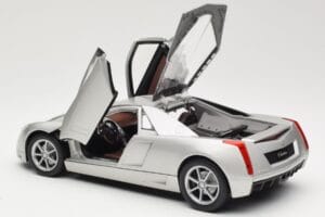 Cadillac Cien Srebrn Hot Wheels 1:18 57296 Kovina – slika 5 od 8