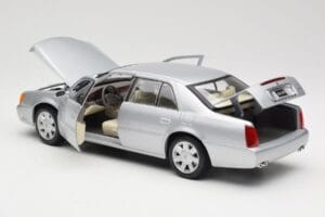 Cadillac DeVille DTS Maisto 1:18 56061 Kovina – slika 5 od 8