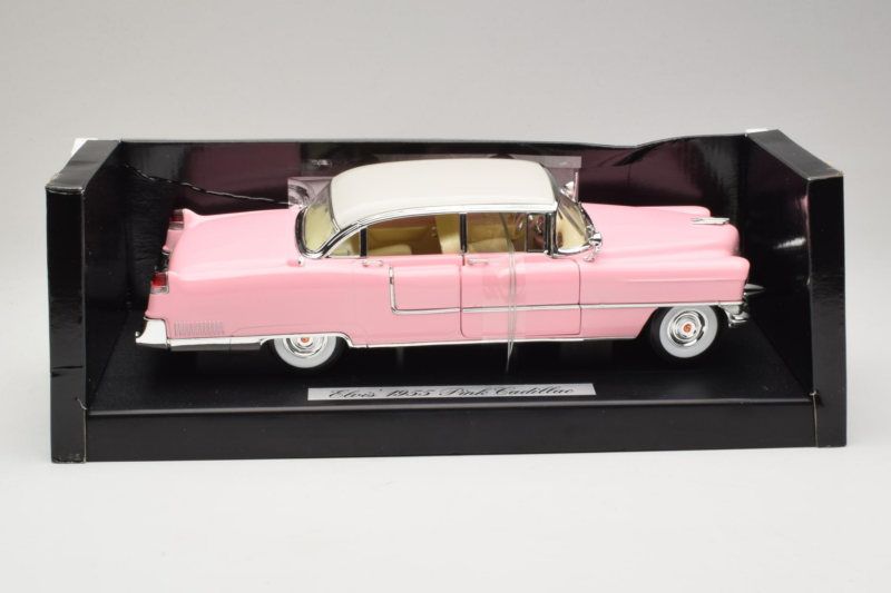 Cadillac Elvis Presley's Roza MRC 1:18 Cadillac Elvis Presley's Roza MRC 1:18 79201 Kovina
