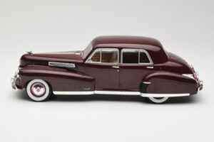 Cadillac Fleetwood 60 Special Sedan Rdeč MCG 1:18 MCG18071 Kovina – slika 3 od 6