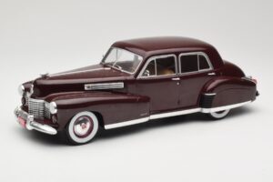 Cadillac Fleetwood 60 Special Sedan Rdeč MCG 1:18 MCG18071 Kovina