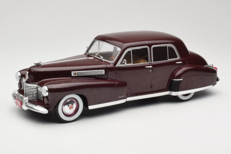 Cadillac Fleetwood 60 Special Sedan Rdeč MCG 1:18 MCG18071 Kovina