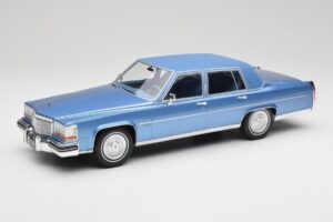 Cadillac Fleetwood Brougham Moder Metalik MCG 1:18 MCG18252 Kovina