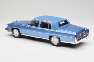 Cadillac Fleetwood Brougham Moder Metalik MCG 1:18 MCG18252 Kovina – slika 5 od 6